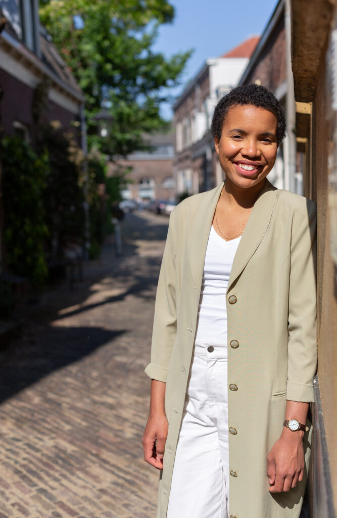 Portret van The Brown Psychologist – psycholoog en coach gespecialiseerd in mentale gezondheid